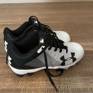 Toddler baseball cleats